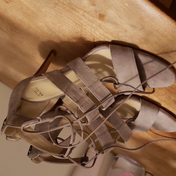 Shoes - Picture 2 of 4